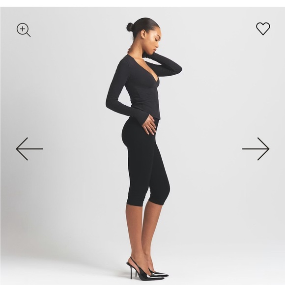 SKIMS Fits Everybody Plunge Long Sleeve Top, Onyx - Picture 3 of 5